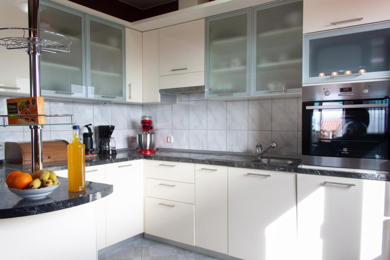 Apartment Juric Kaštel Novi Zewnętrze zdjęcie